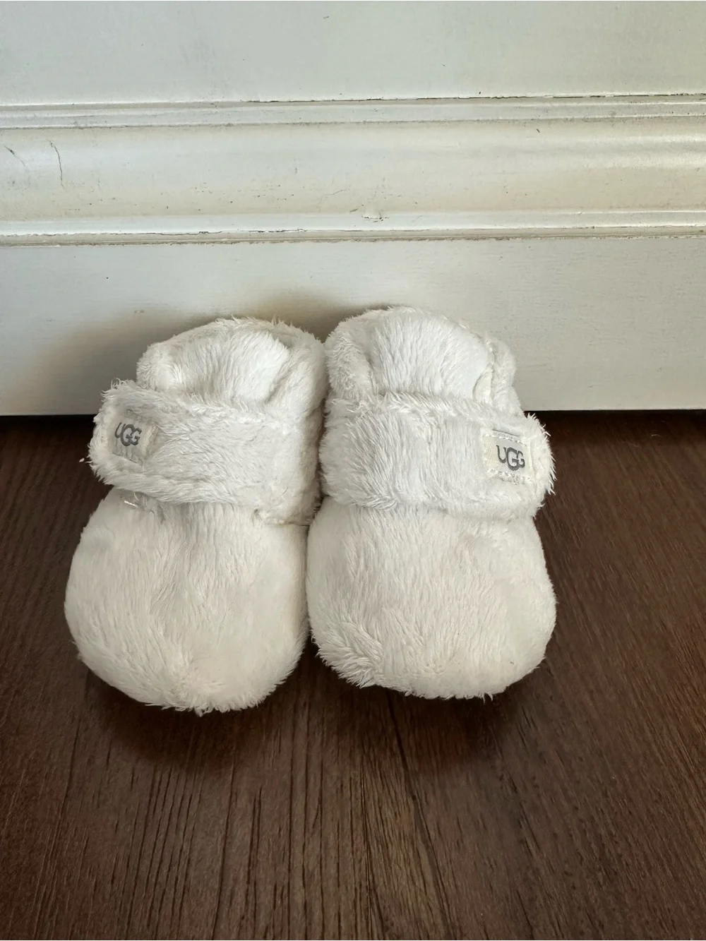 UGG Plush Faux-Fur Infant Slippers in Cream